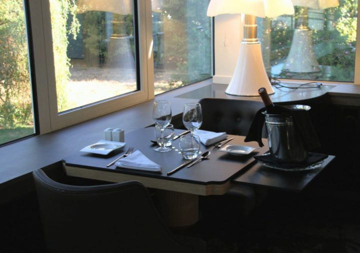 table sur mesure restaurant gastronomique