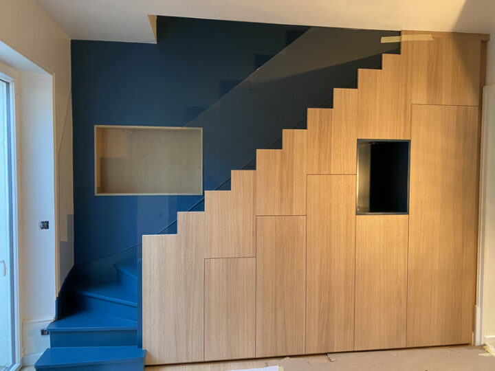 escalier moderne en bois